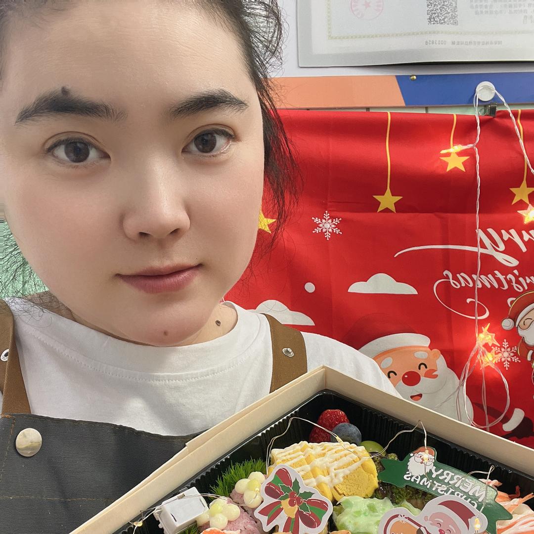 杨小丽🎀蓝金鳍三文鱼寿司店