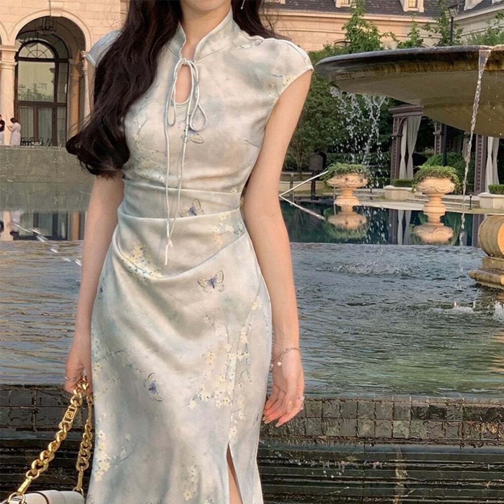 荷花池钿炘精品女装