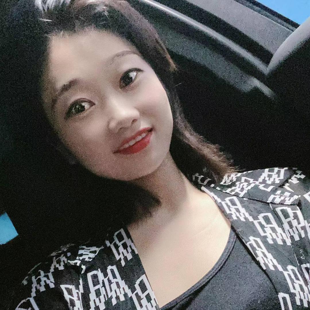 圆脸丹服饰
