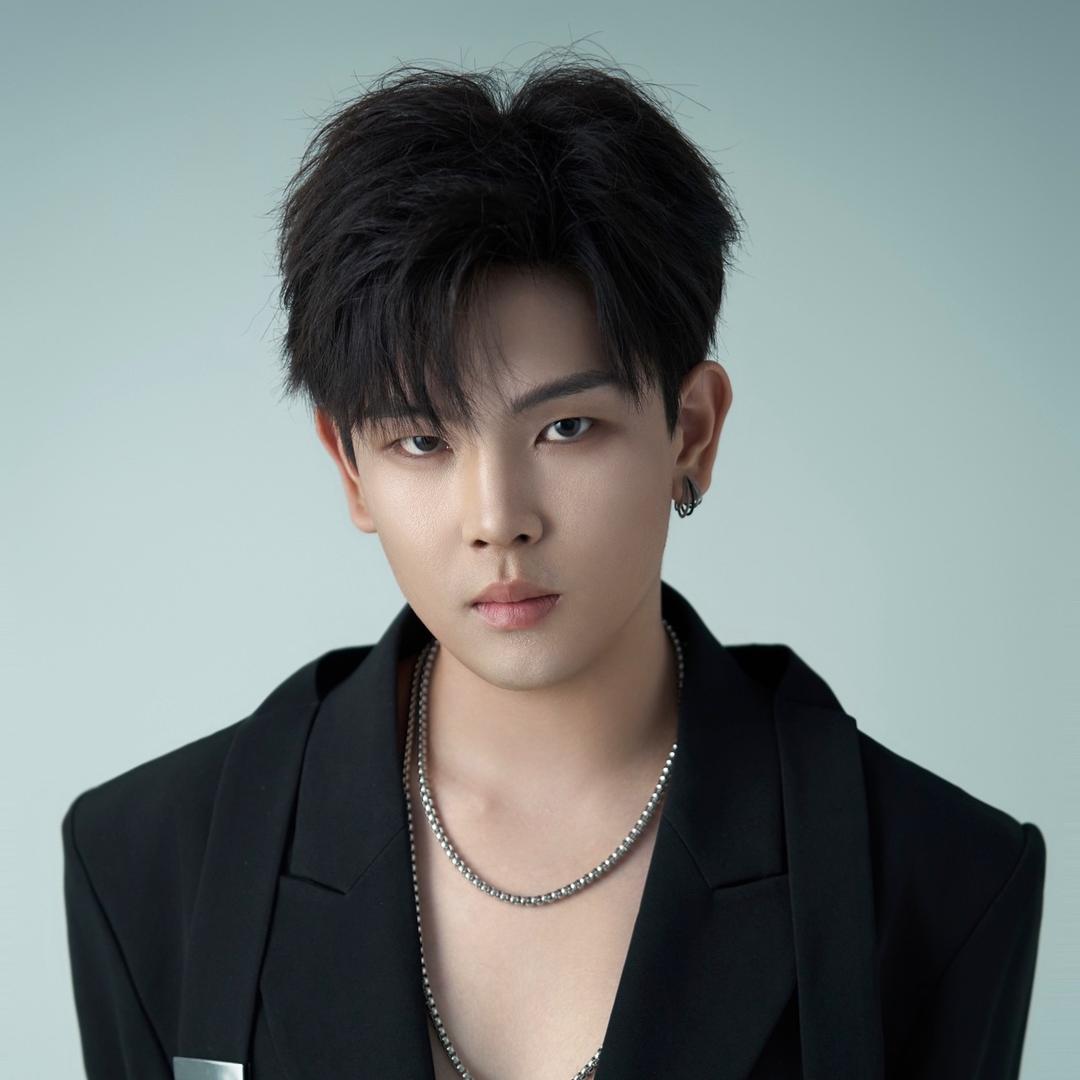 乌市张凯国潮男士发型设计