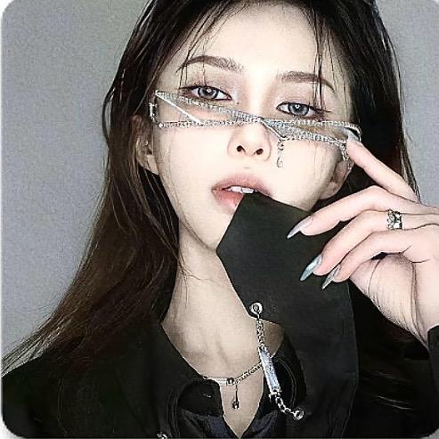 ㅤ 听我诠释浪漫.