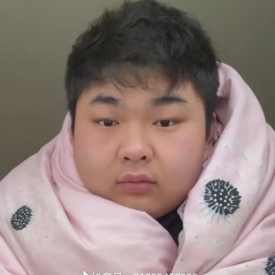 老公跟女闺蜜跑了我还在玩蛋仔