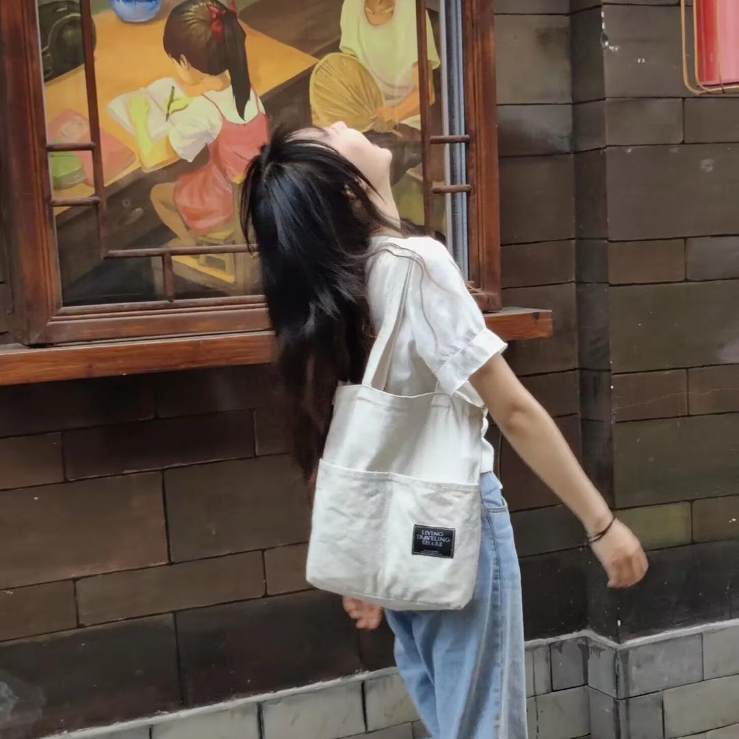 衣小依