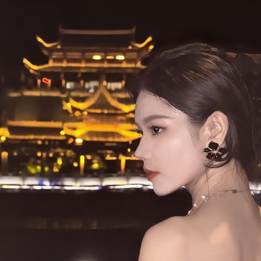 小鱼精品服饰店