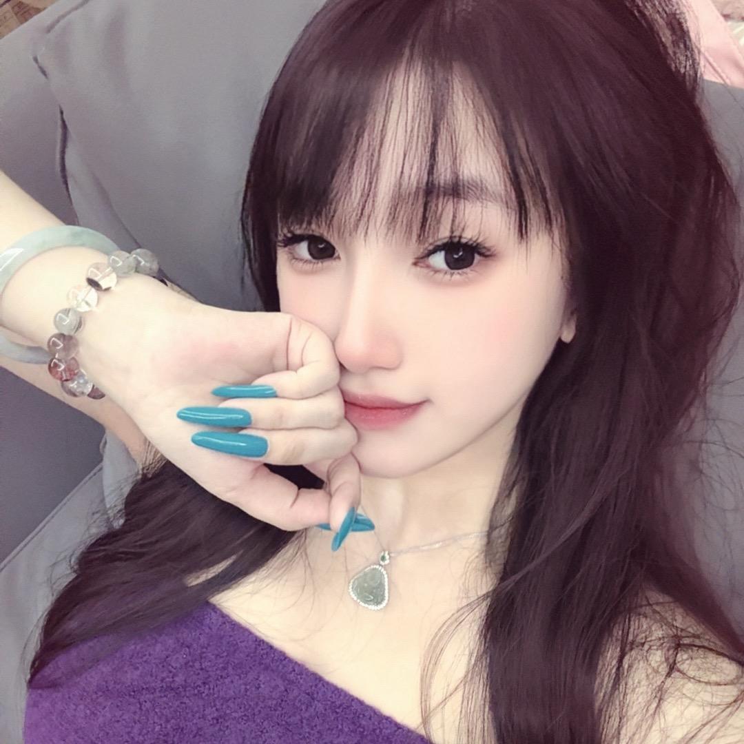 云云很甜