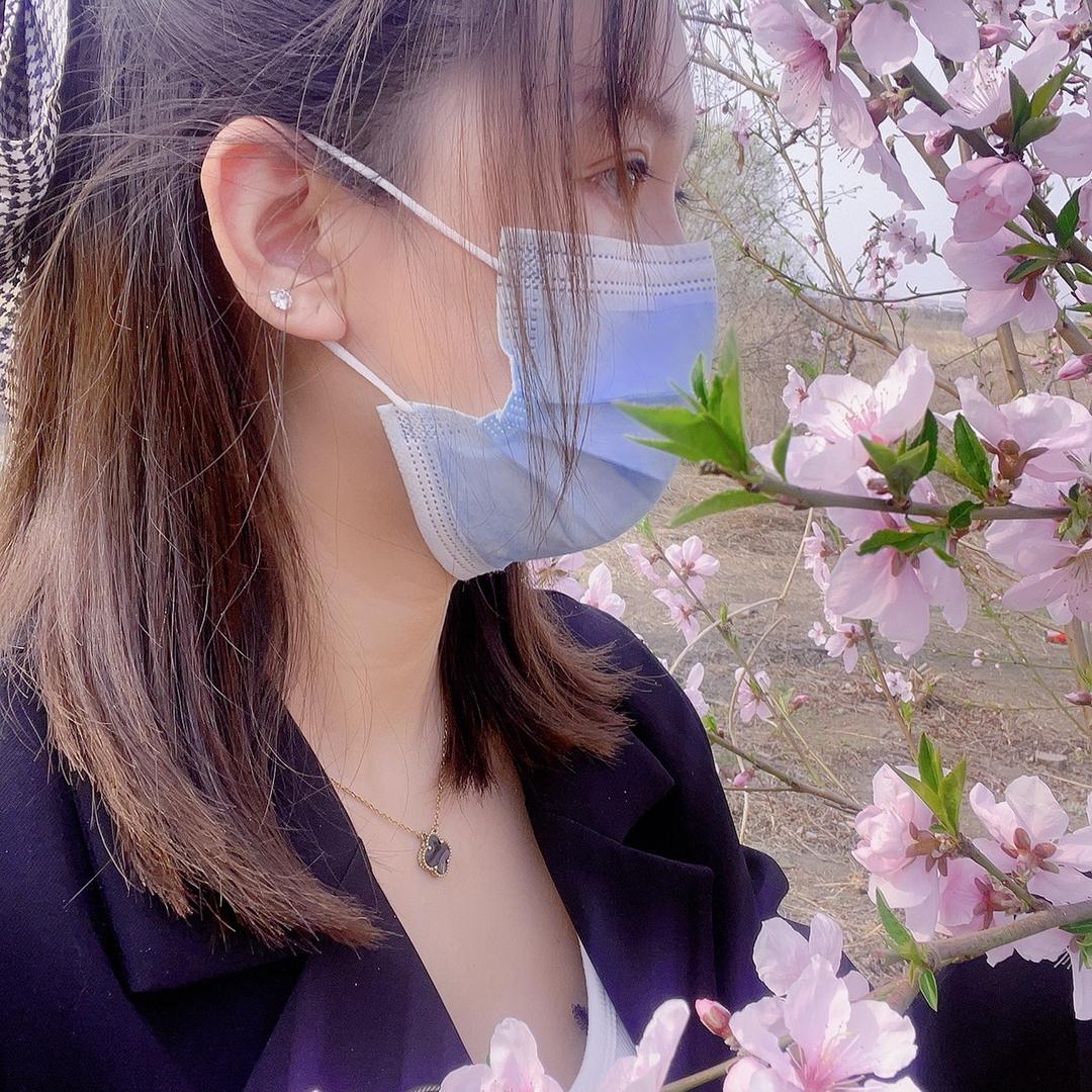 粘人的80后