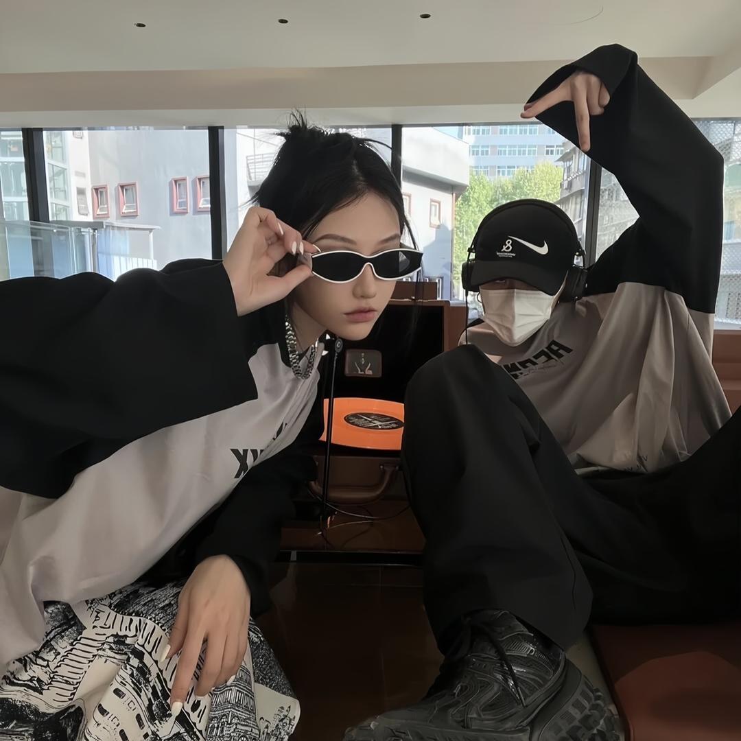 李拜天.