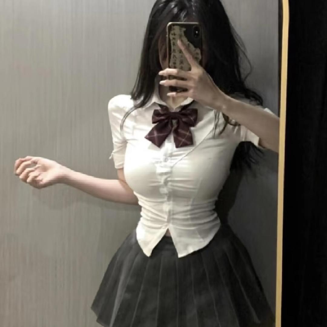 潮玩馆客服～吖吖