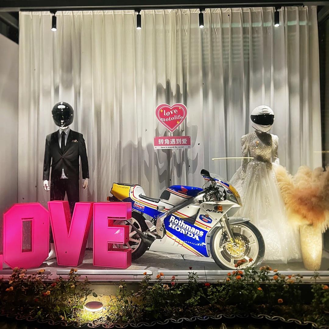 总是在夜晚回家