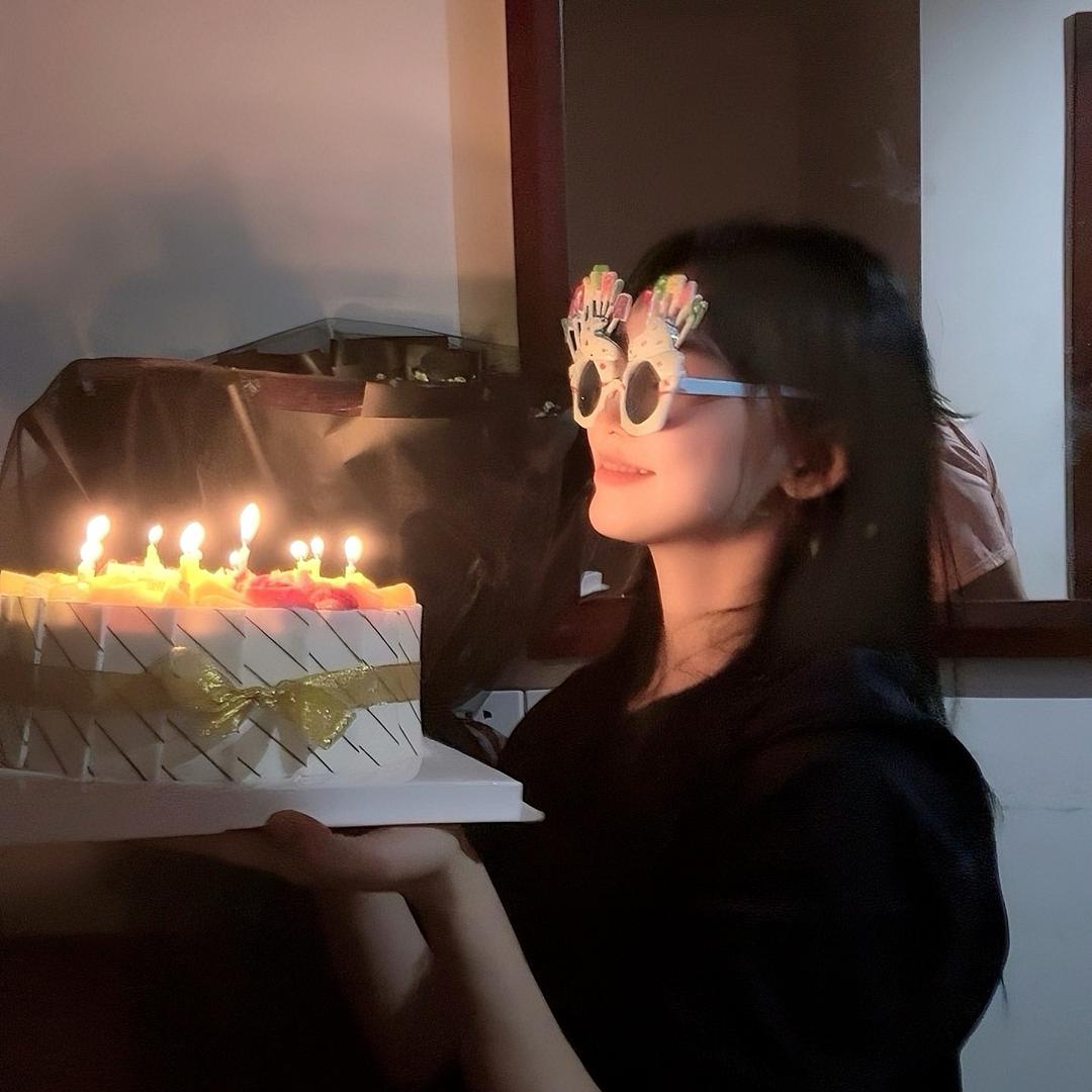 卷发小公主👸