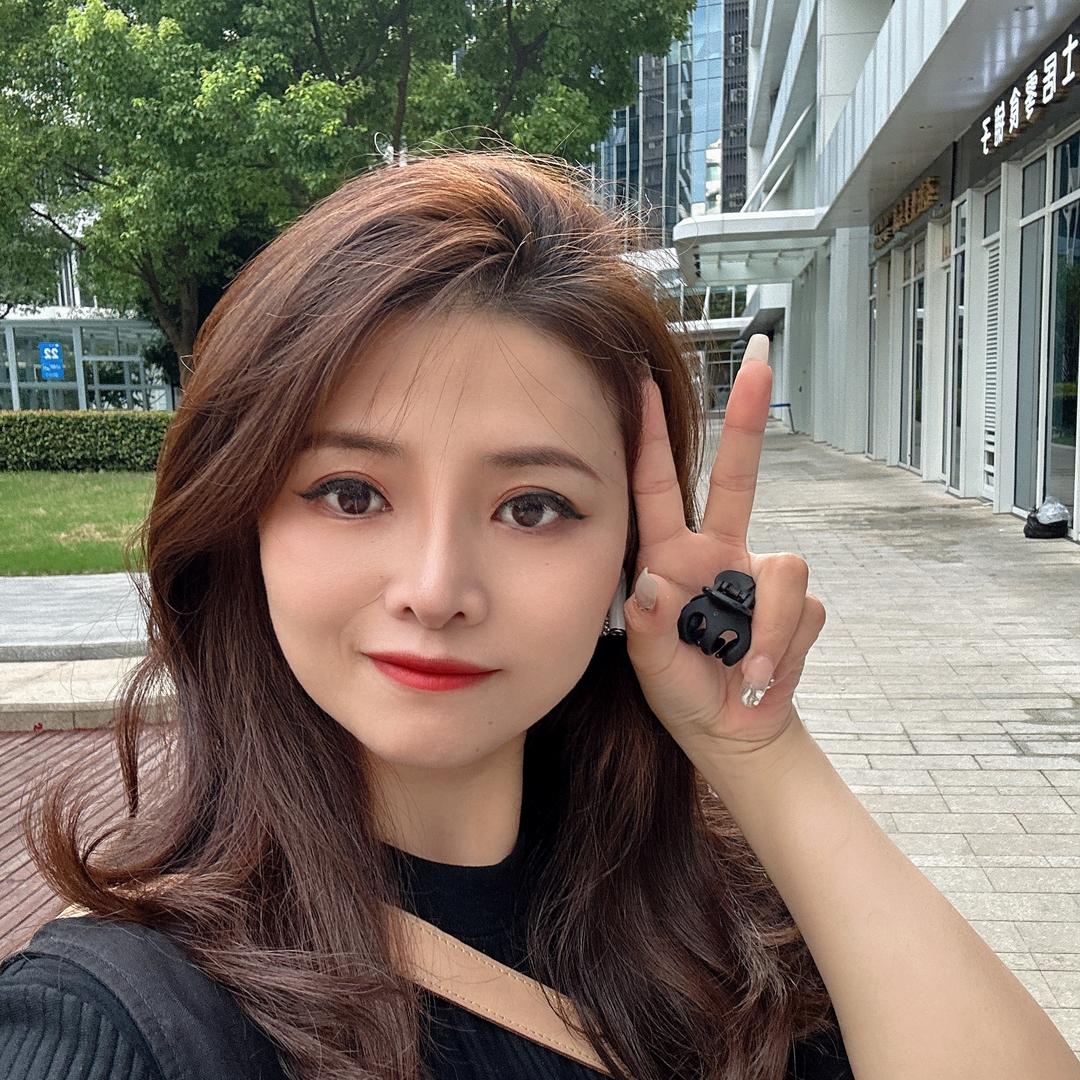 小小霞