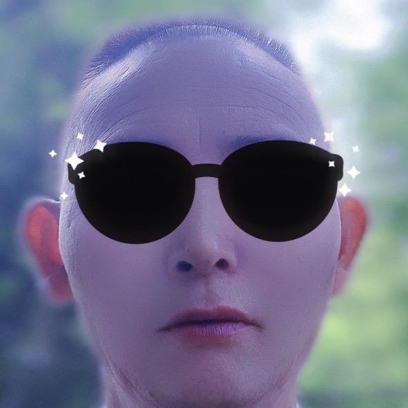 成都市二哥根根创作中视频编辑