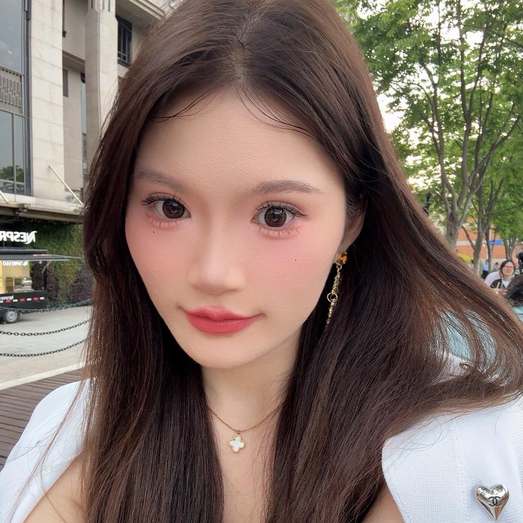 Miss丝丝