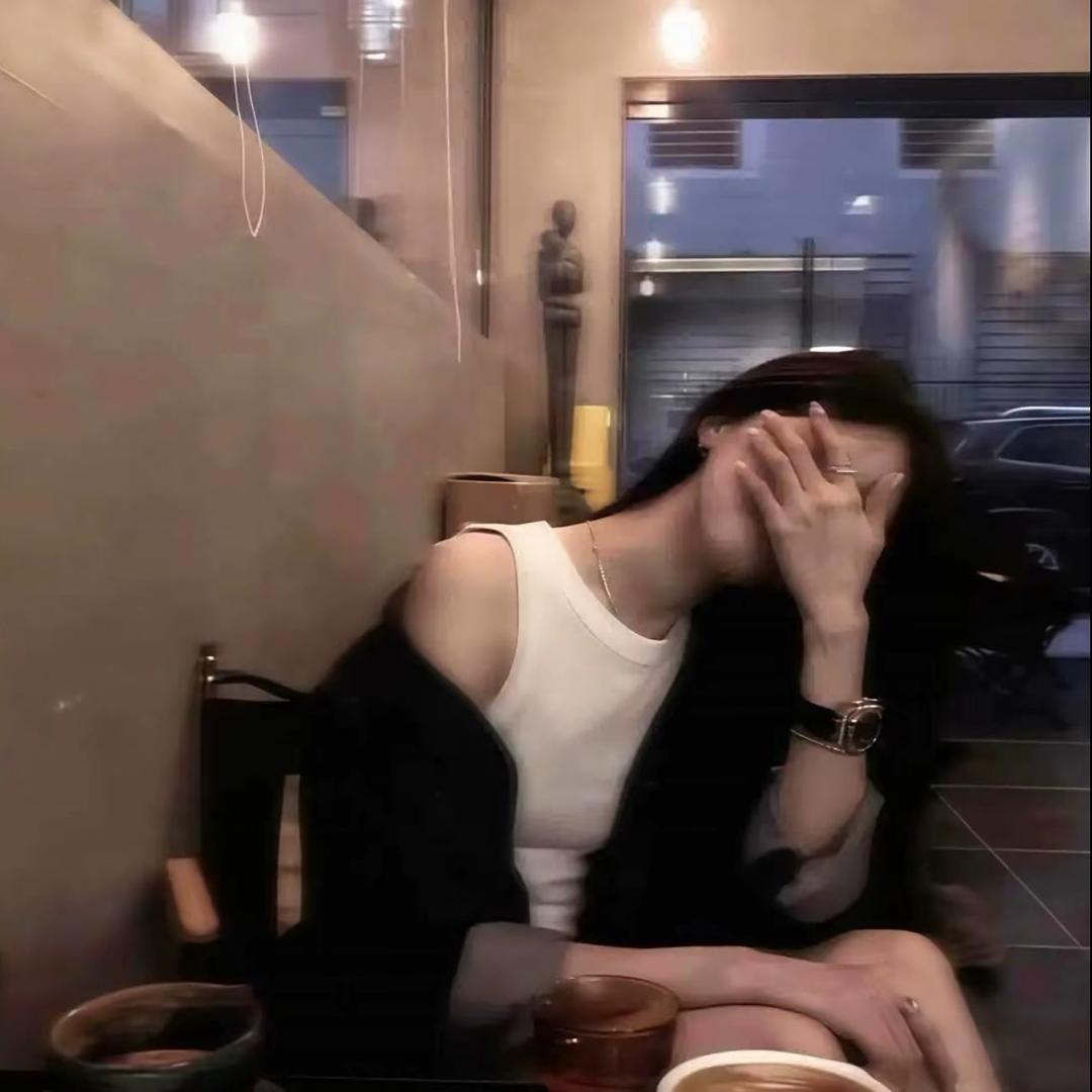 小小何