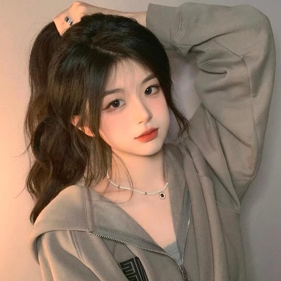 八月