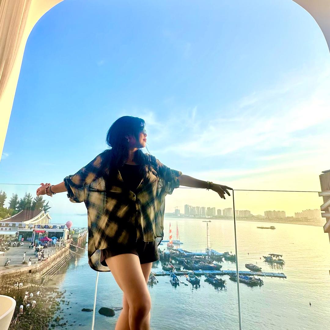 💋ۣ静儿不静༻💃
