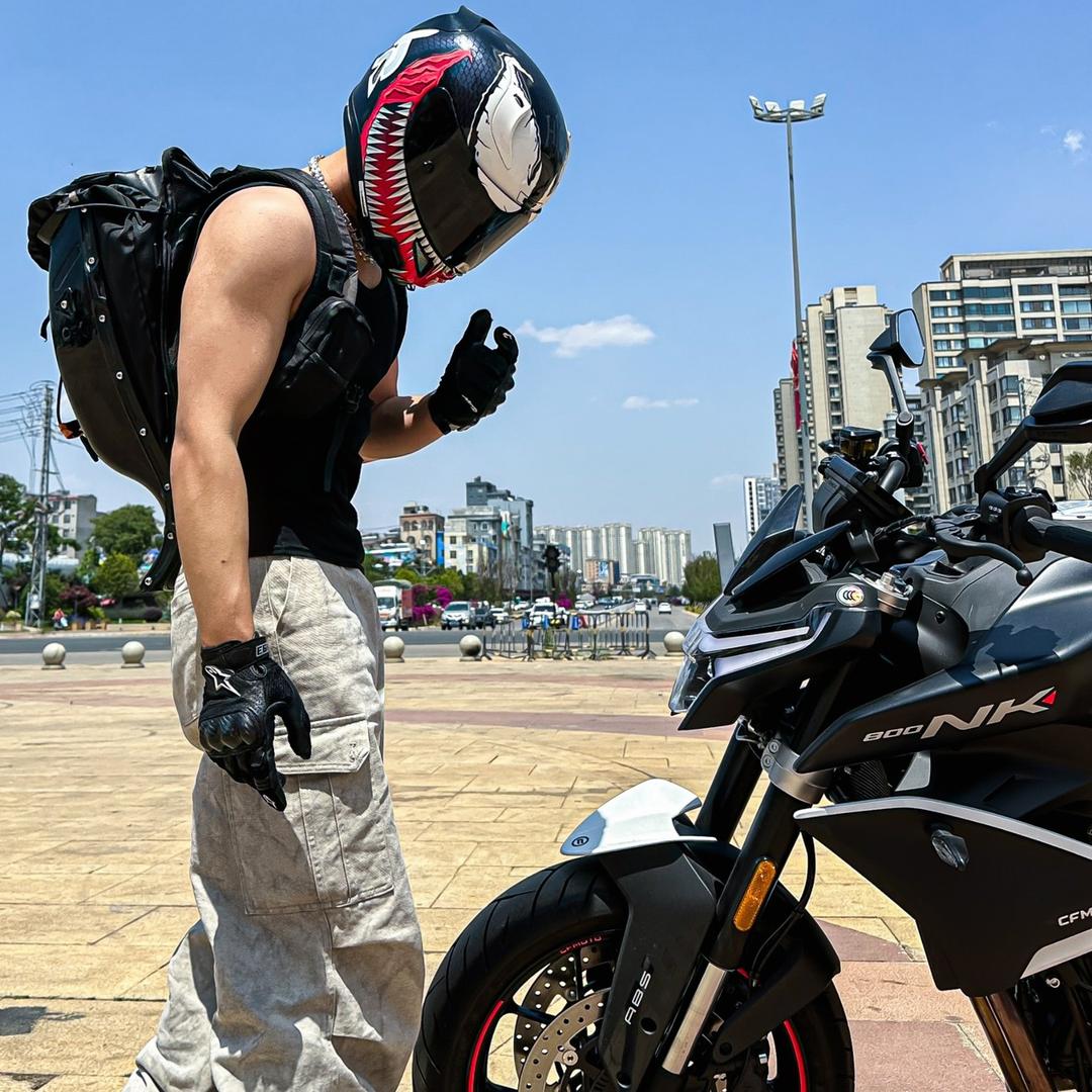 🏍️小张 章鱼哥🐙