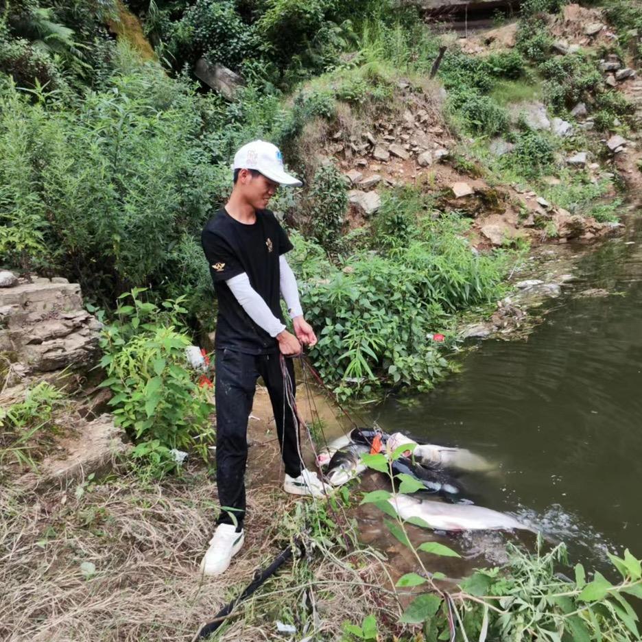 小胡涛爱钓鱼🎣