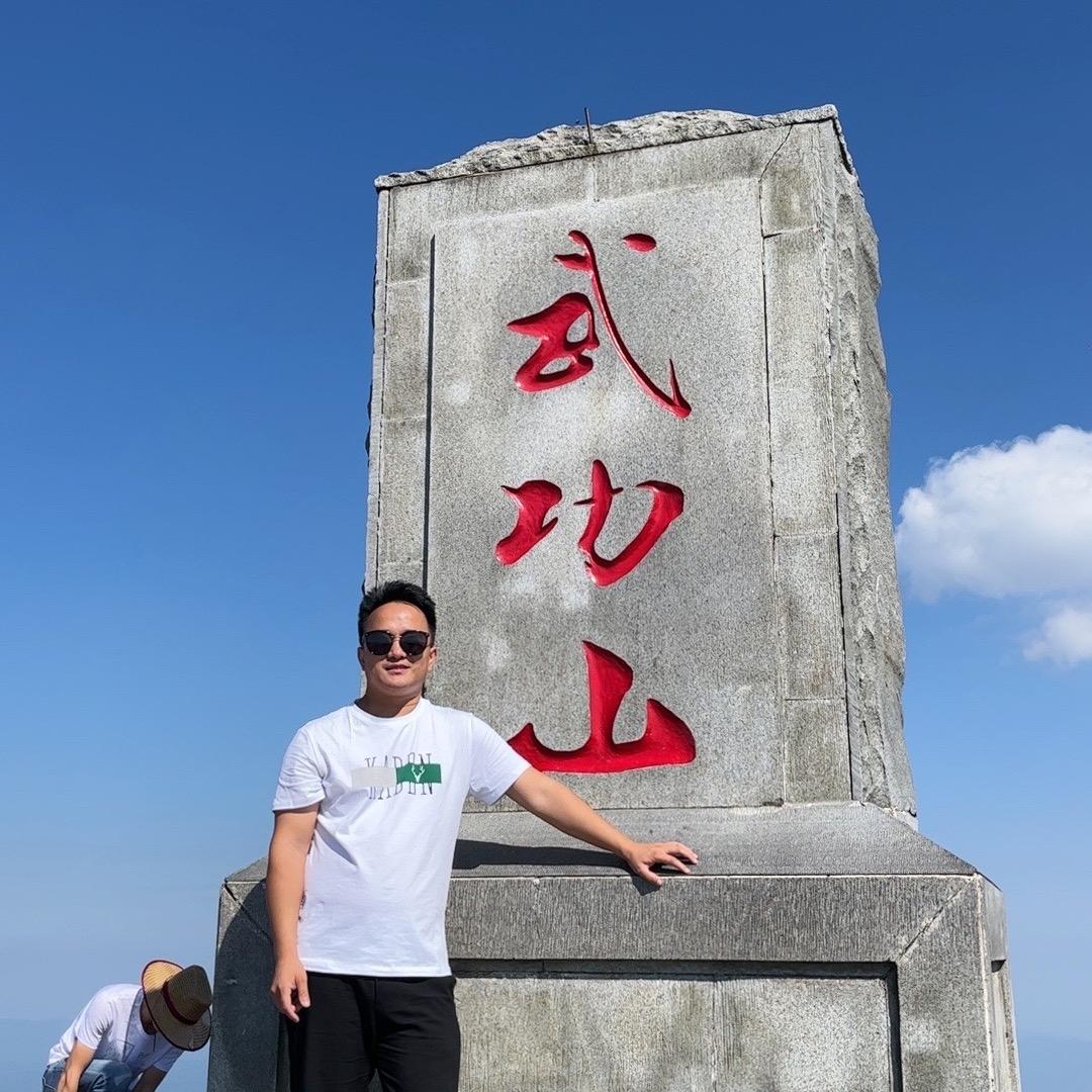 羽锋吃喝玩乐