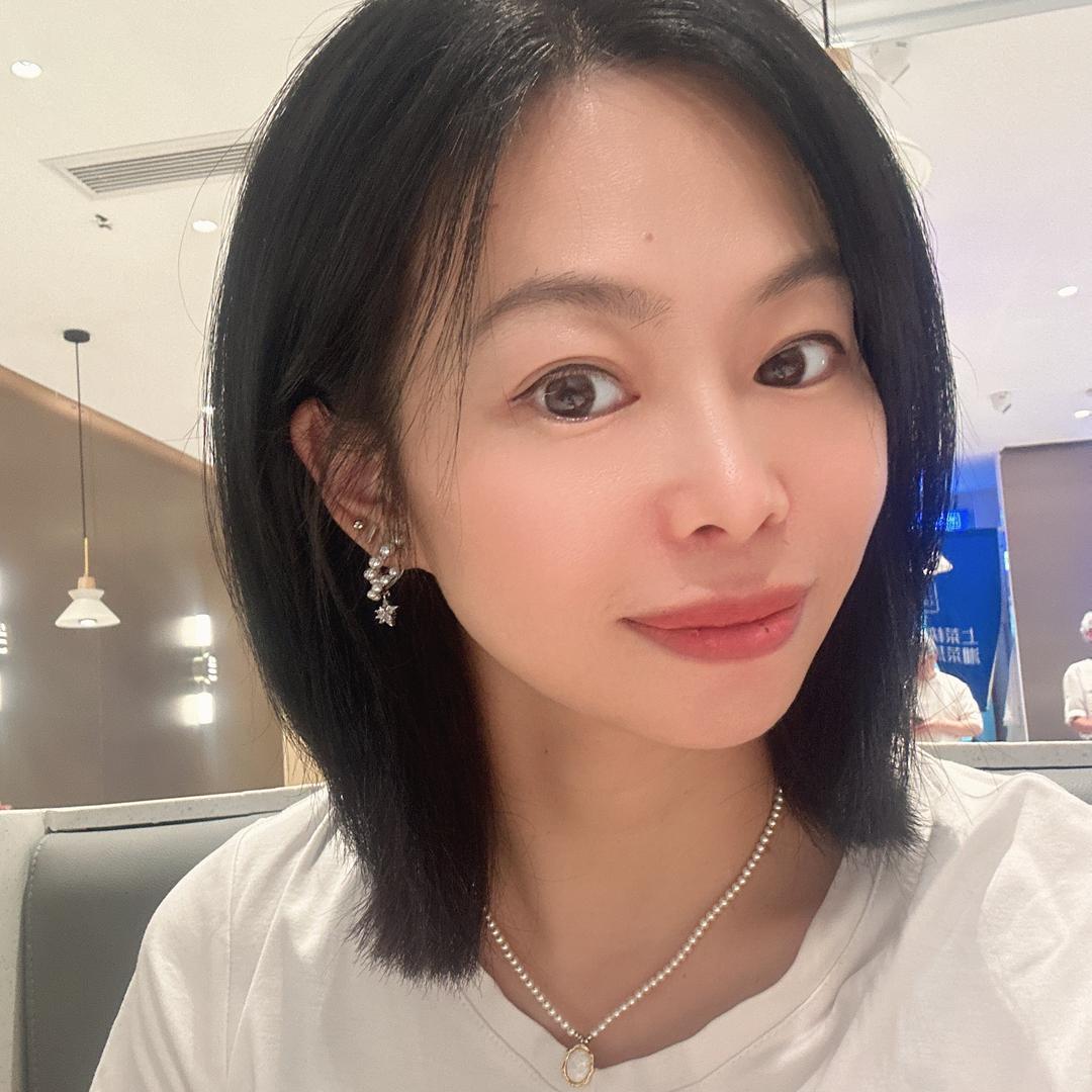 灵鹿美语穿戴甲盲盒拆拆乐