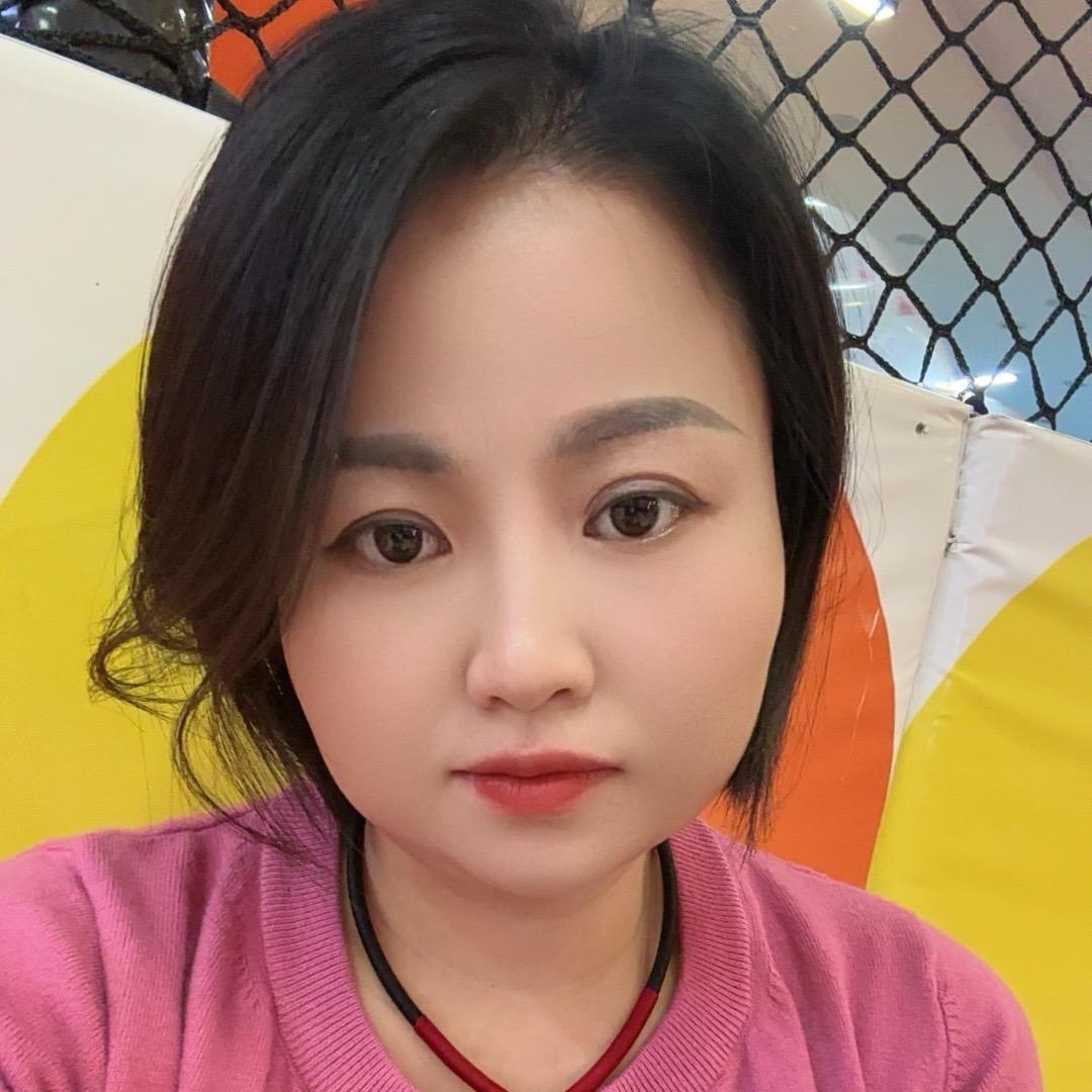 易雅琴，眉形设计专家