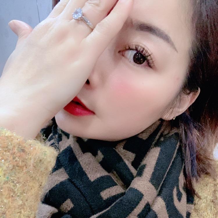 爱吃榴莲的懒懒