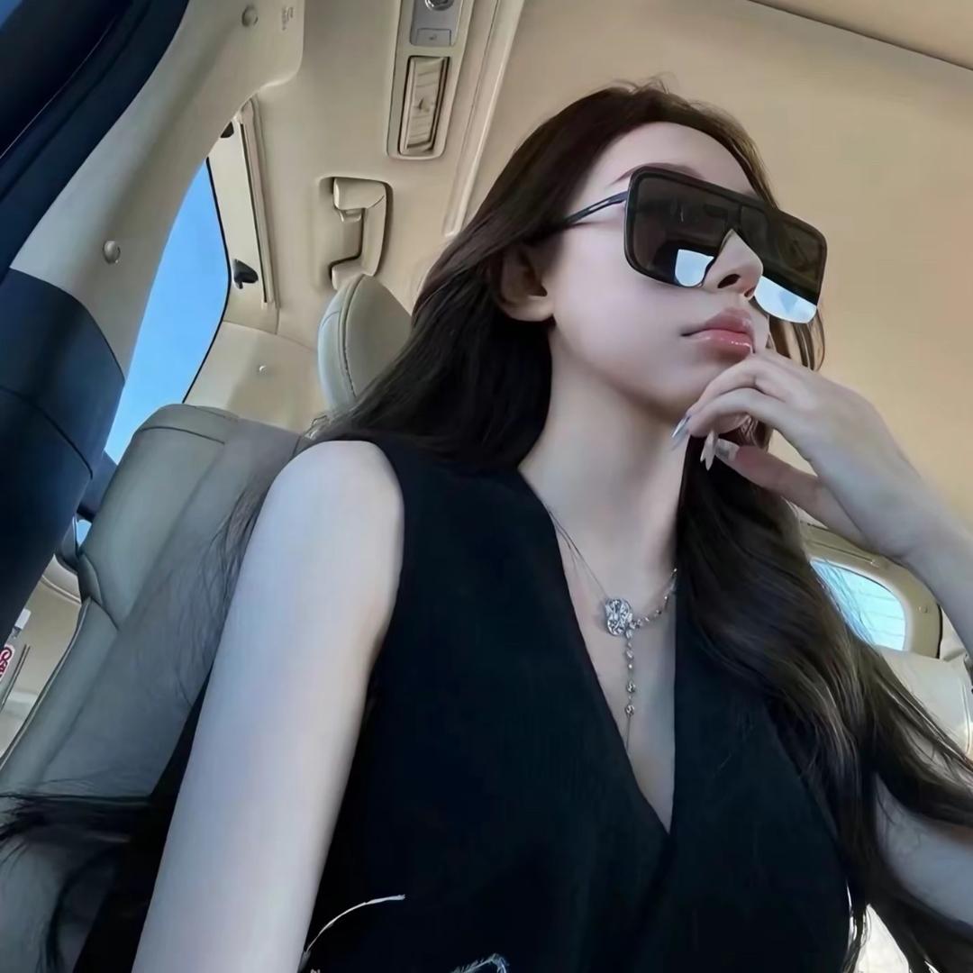 小依