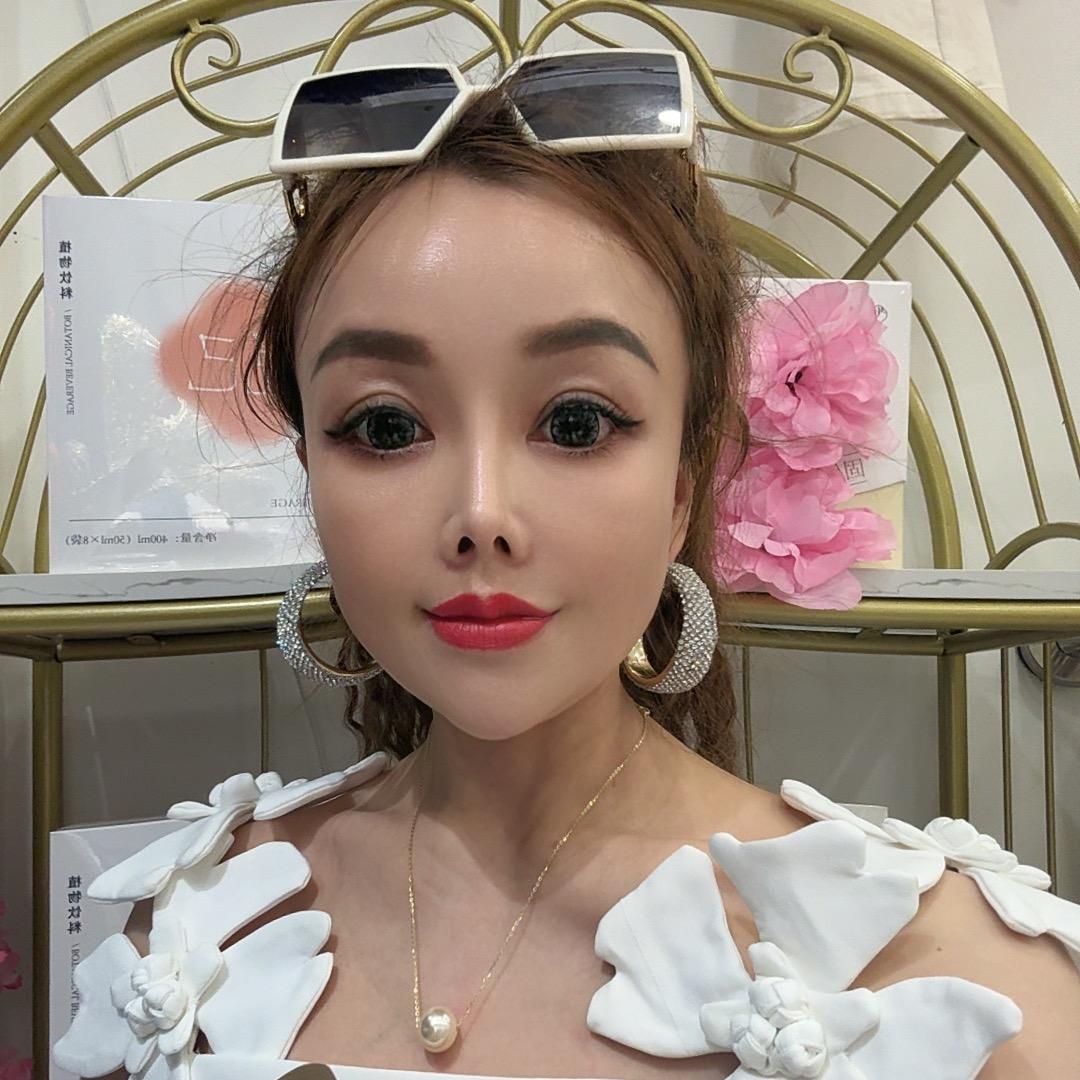 崇州粉红女郎服装店