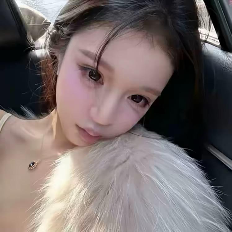 怡   .