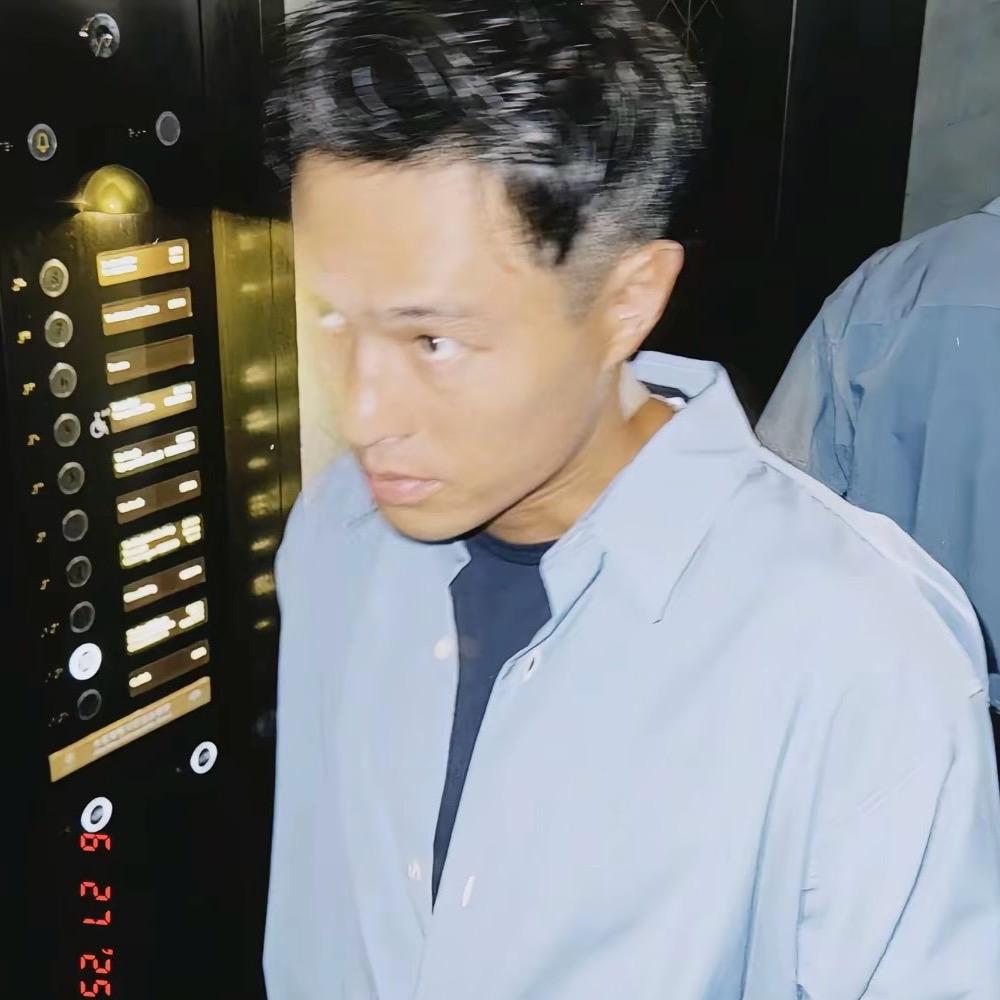 叁石