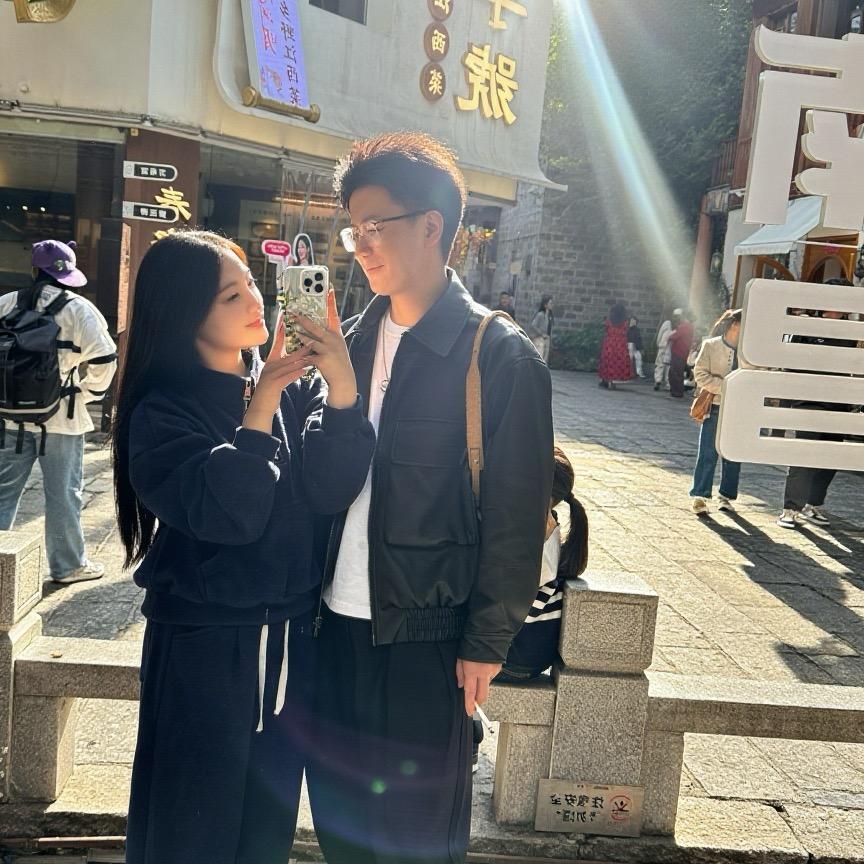 小小的晓亿