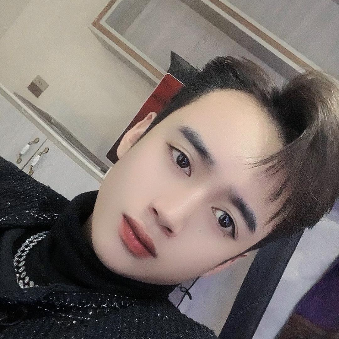 发型设计 罗凌霄