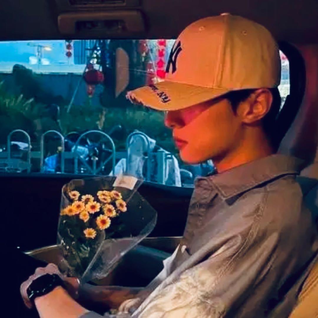 、ゝ回眸相視笑