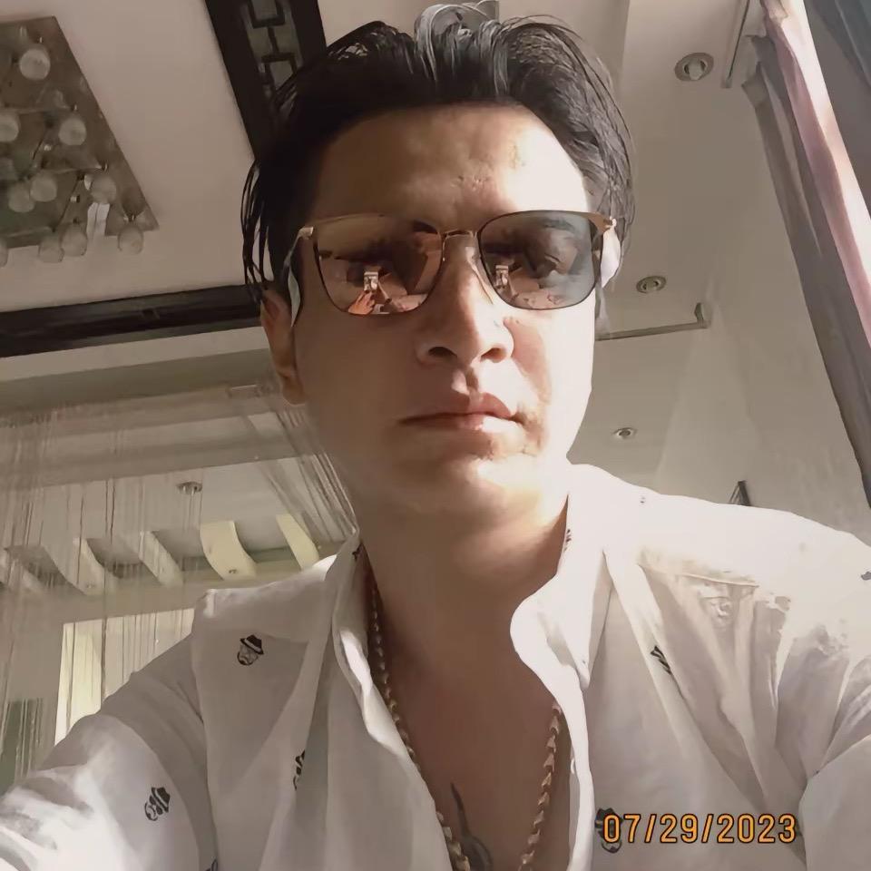 笑看风云。