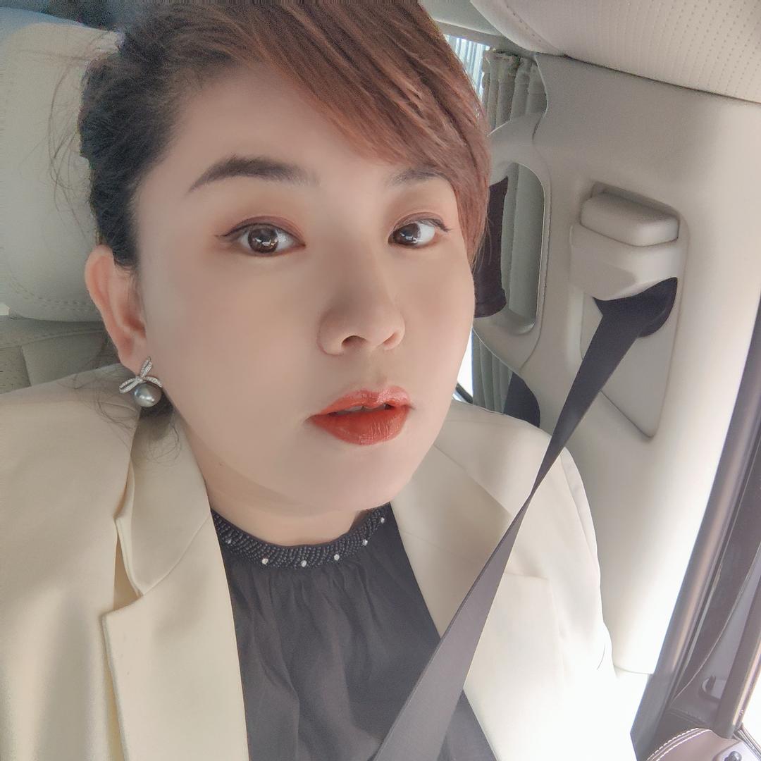 我叫薇薇吖