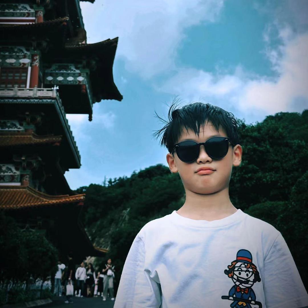 俊特