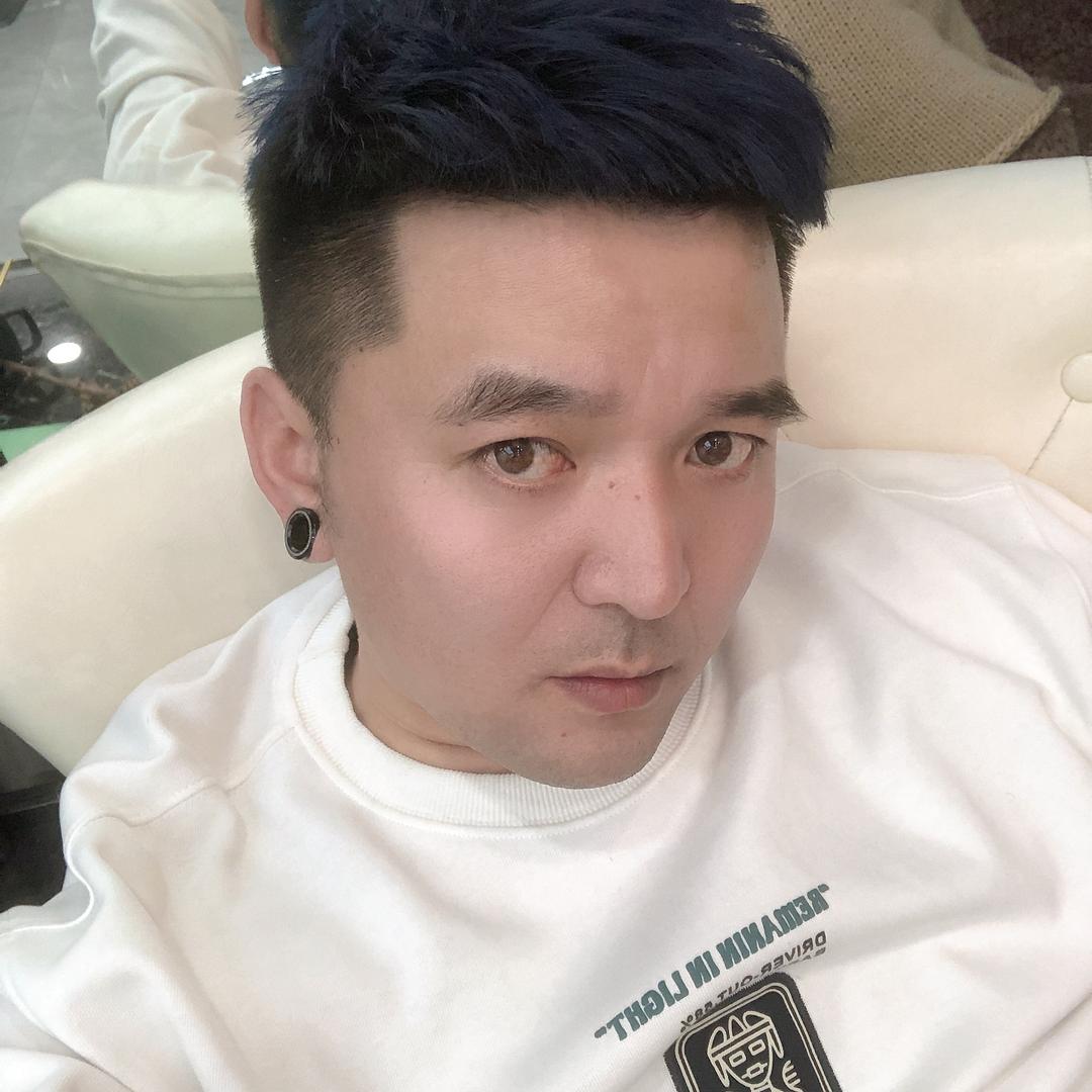 拉维台球