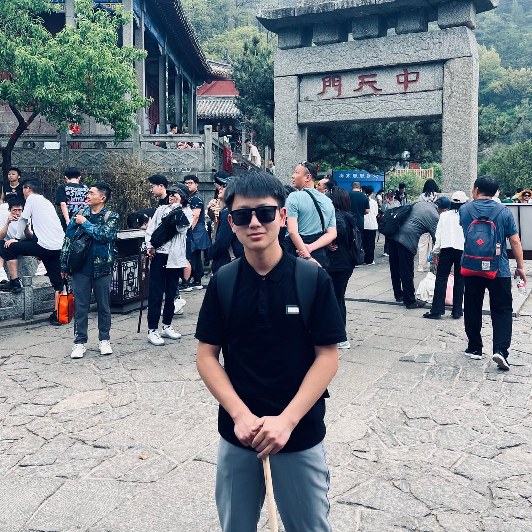 A.高明玉