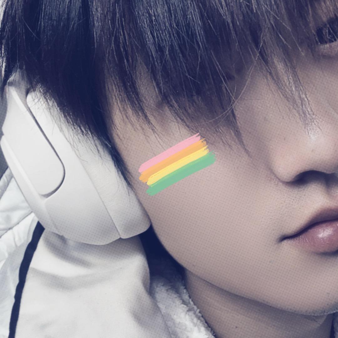 小魔王.+ .＋°·。+°