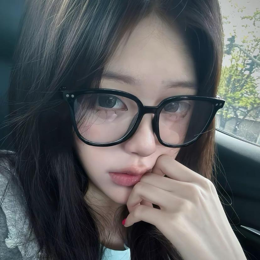 她