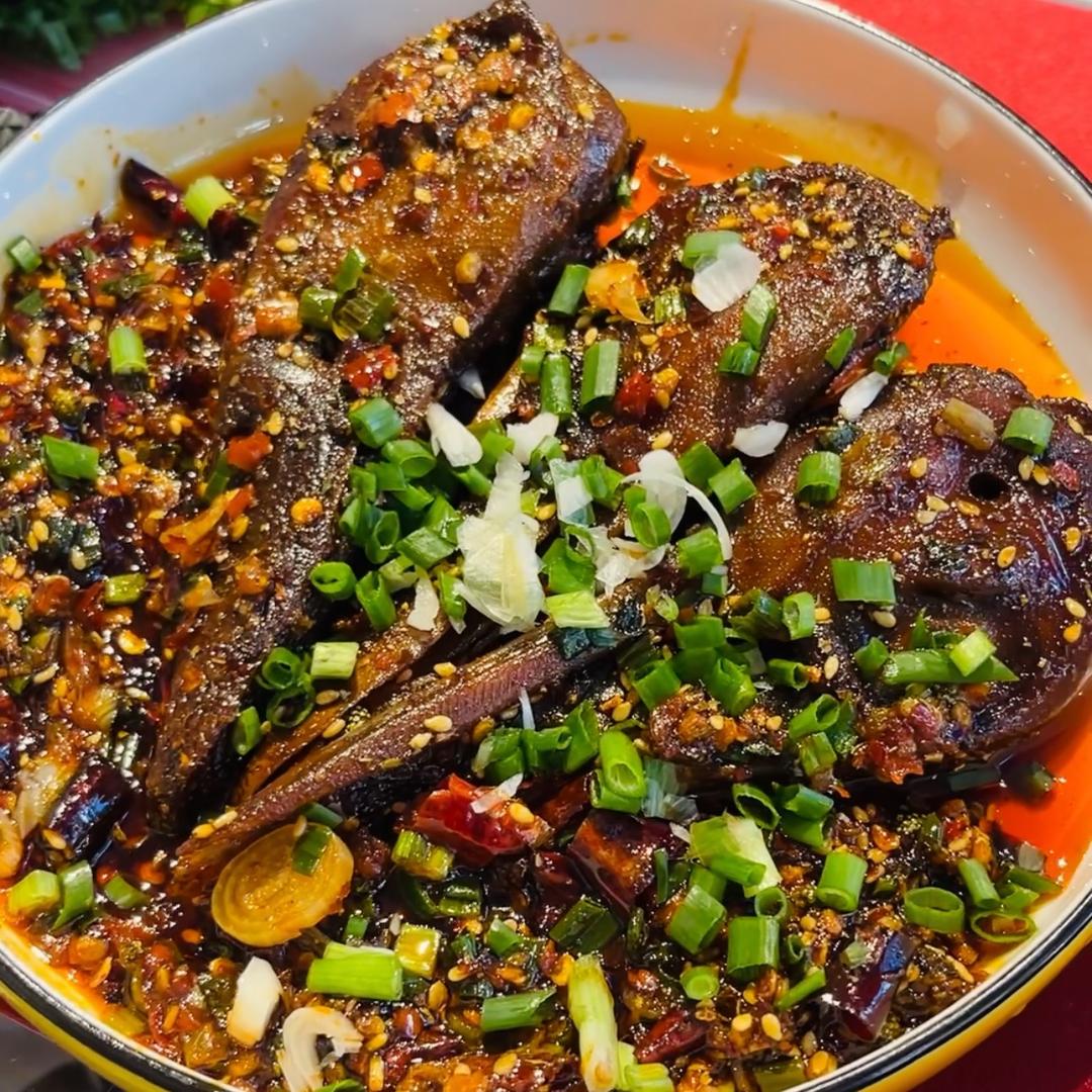 丹丹儿爱吃鸭脑壳（威远版）