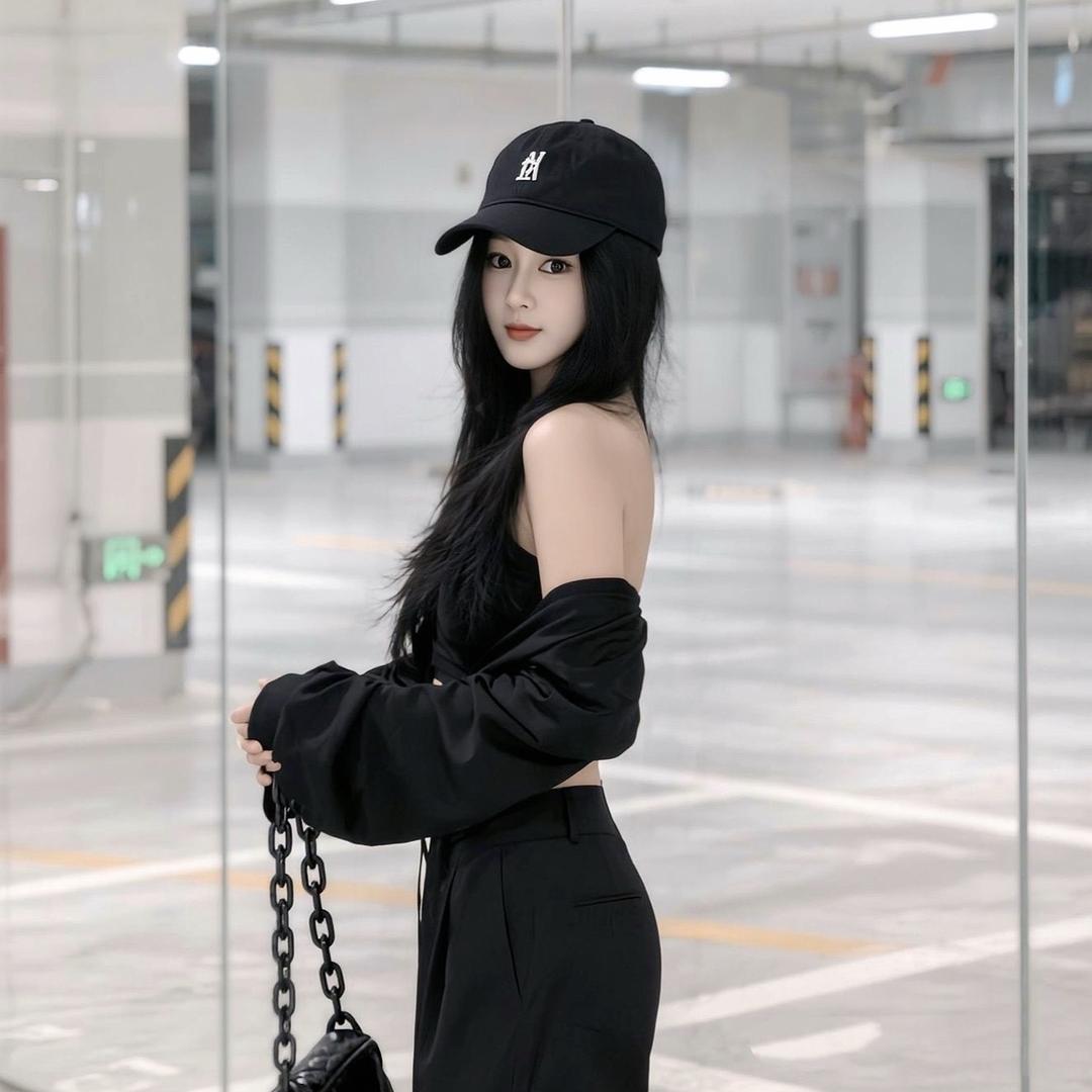 莫然