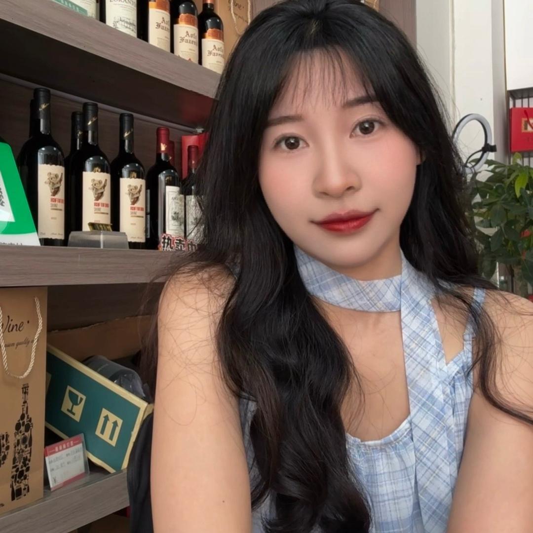 梧州何小姐