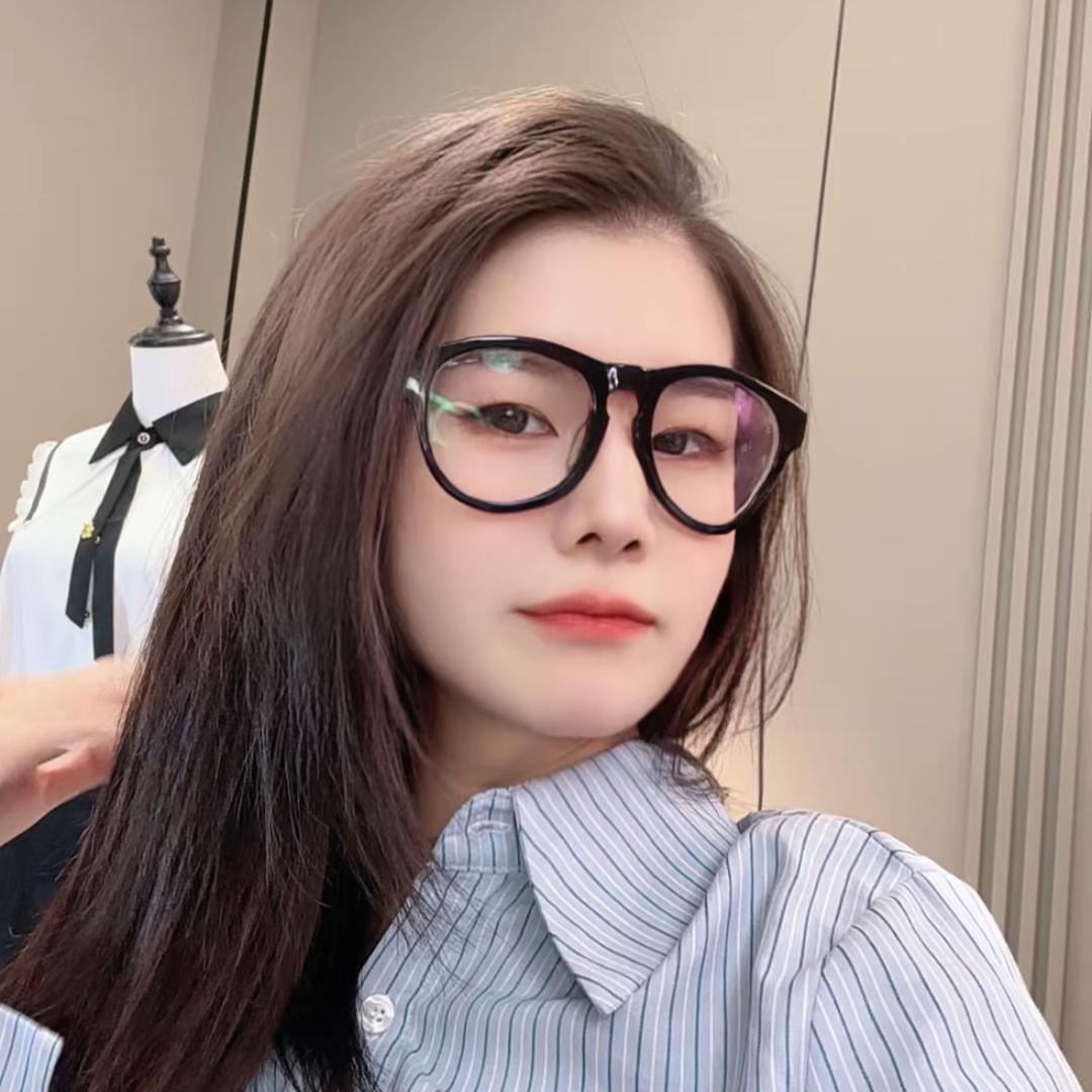 尹娜轻奢女装工厂