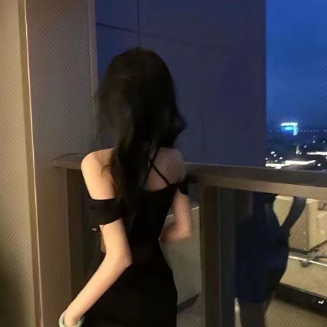 伍伍伍夫人。