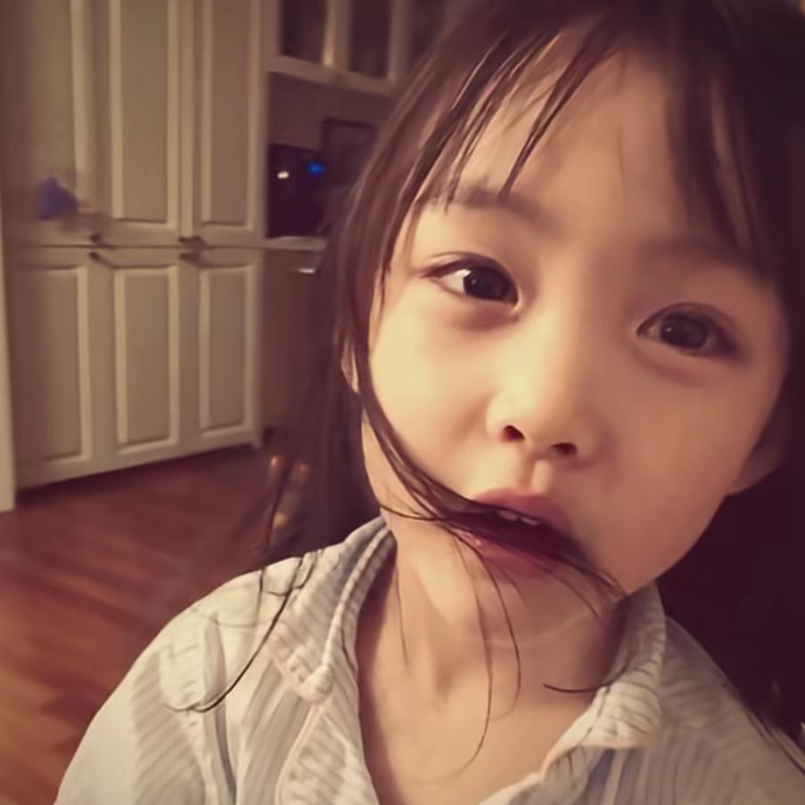 小e