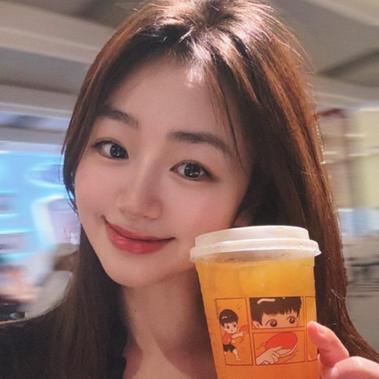 喜歡長頸鹿的曹金金