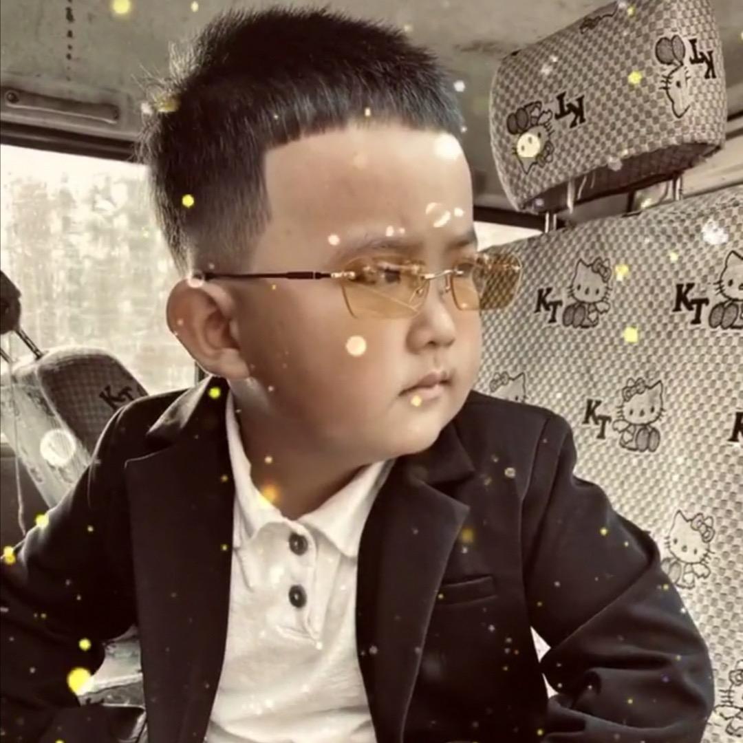 এۣۖิ深情小男孩এᮁ໊࿐ᩚ 💒