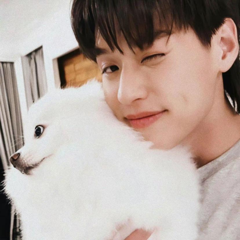 爱吃辣条的小女孩儿