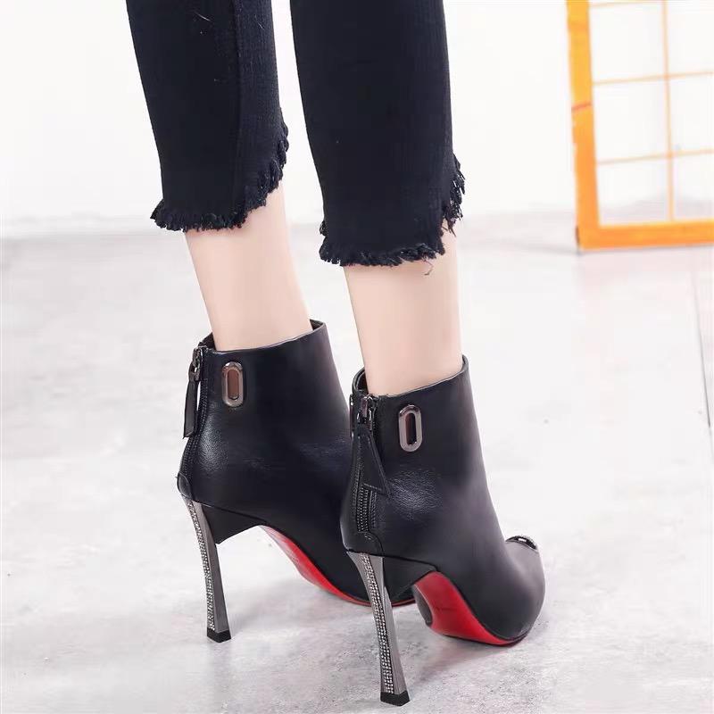 喜义时尚高跟鞋店